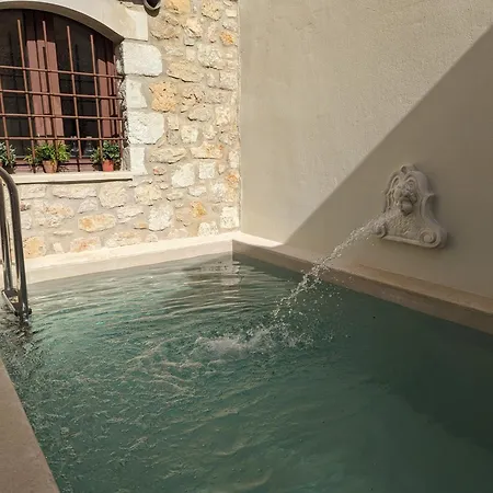Vakantiehuis Casa Leone, Whole House With Private Pool! *