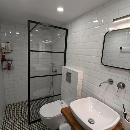 Casa Leone, Whole House With Private Pool! *